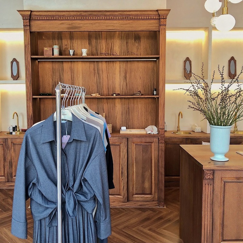 Clothing shop checkout page Me - đánh giá và giá Office Furniture Buyers